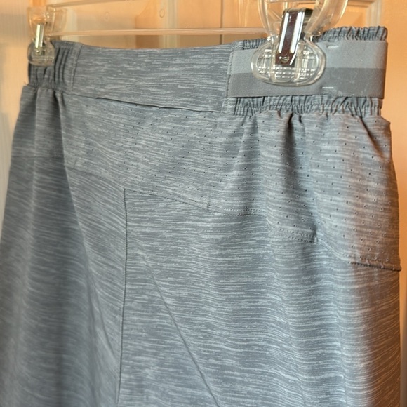 Lululemon Surge Short *6" in Heather Allover Sea Salt Light Cast sz S - Picture 9 of 11